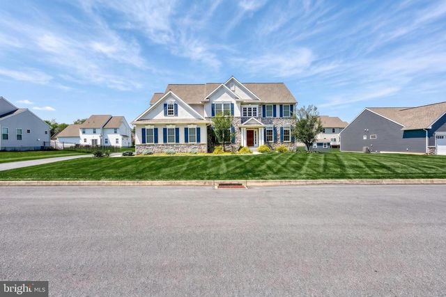 1549 CAMBRIDGE DR, Lebanon, PA 17042
