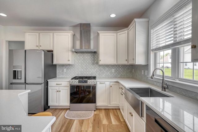 1549 CAMBRIDGE DR, Lebanon, PA 17042