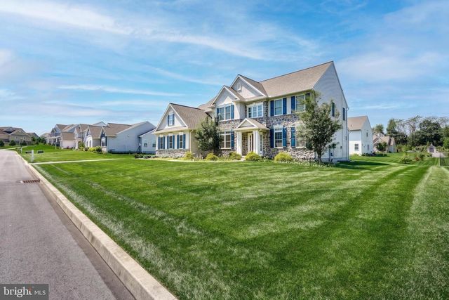 1549 CAMBRIDGE DR, Lebanon, PA 17042