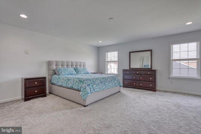 1549 CAMBRIDGE DR, Lebanon, PA 17042