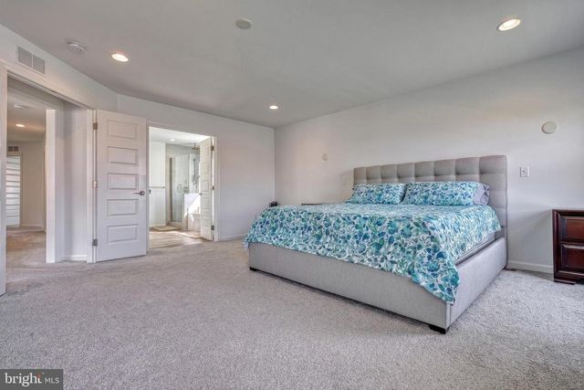 1549 CAMBRIDGE DR, Lebanon, PA 17042