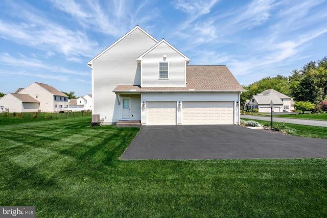 1549 CAMBRIDGE DR, Lebanon, PA 17042