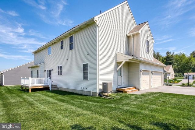 1549 CAMBRIDGE DR, Lebanon, PA 17042