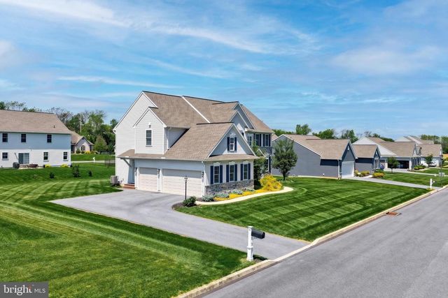 1549 CAMBRIDGE DR, Lebanon, PA 17042