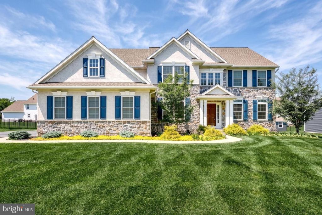 1549 CAMBRIDGE DR, Lebanon, PA 17042