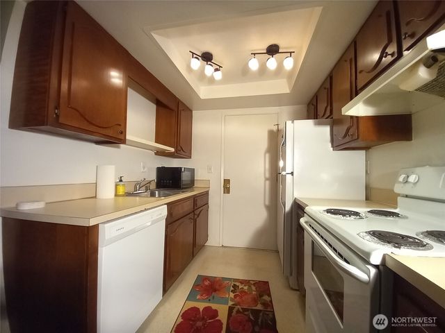 313 & 315 146th Place NE, Bellevue, WA 98007