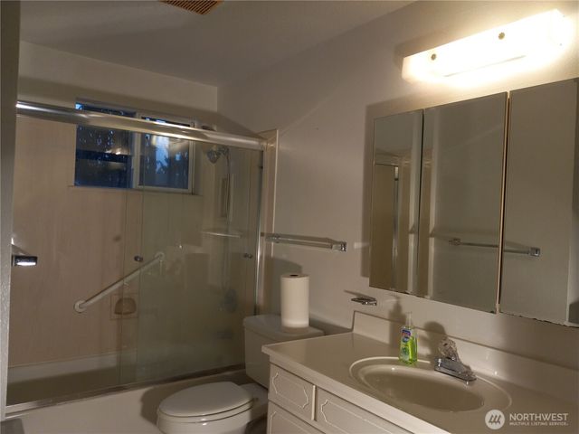 313 & 315 146th Place NE, Bellevue, WA 98007