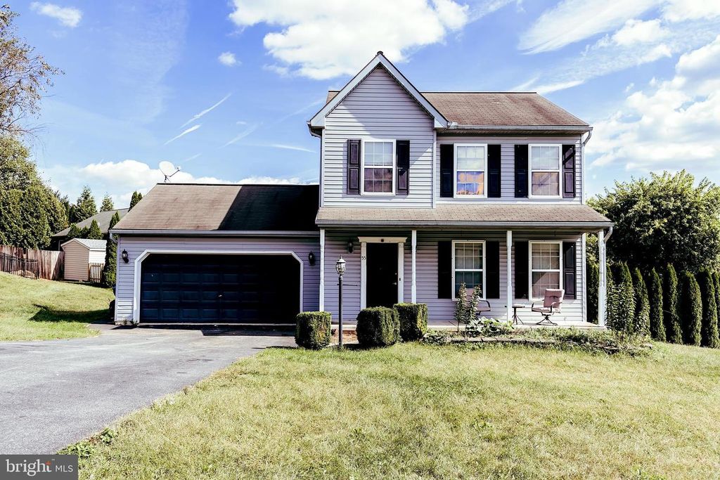 55 BURBERRY LN, Mount Wolf, PA 17347