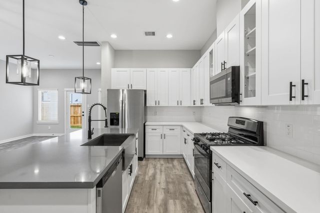 411 Stonework Landing Lane, Houston, TX 77076