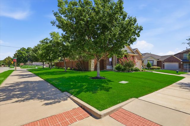 5901 Glenwood Drive, Denton, TX 76208