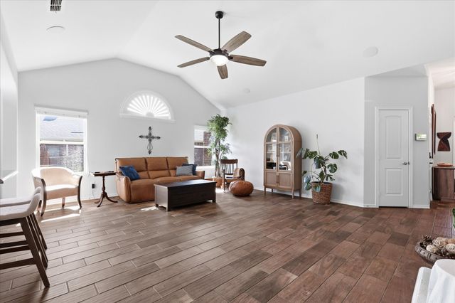 5901 Glenwood Drive, Denton, TX 76208