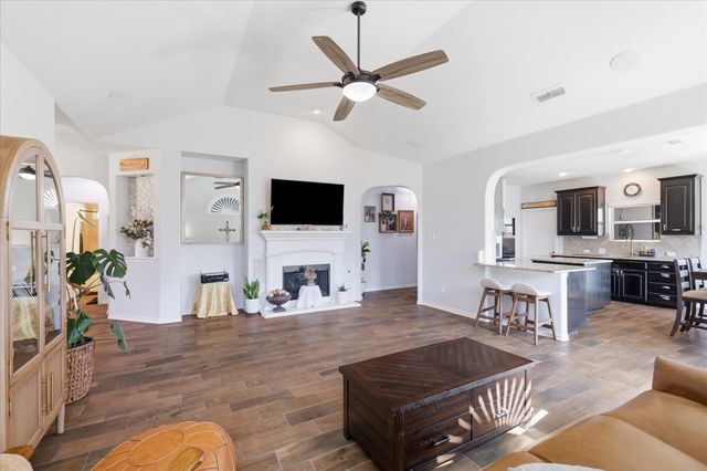 5901 Glenwood Drive, Denton, TX 76208