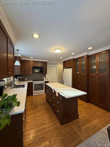 4495 Maybee Road, Lake Orion, MI 48359