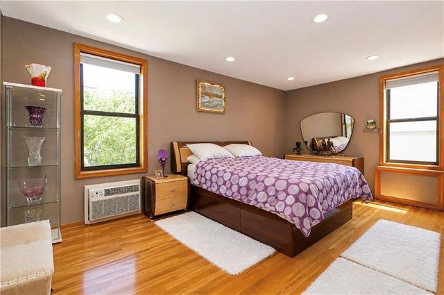 2800 Coyle St Apt 322, New York City, NY 11235