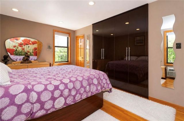 2800 Coyle St Apt 322, New York City, NY 11235