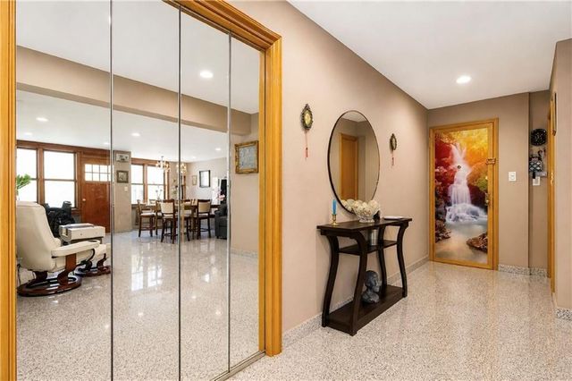 2800 Coyle St Apt 322, New York City, NY 11235