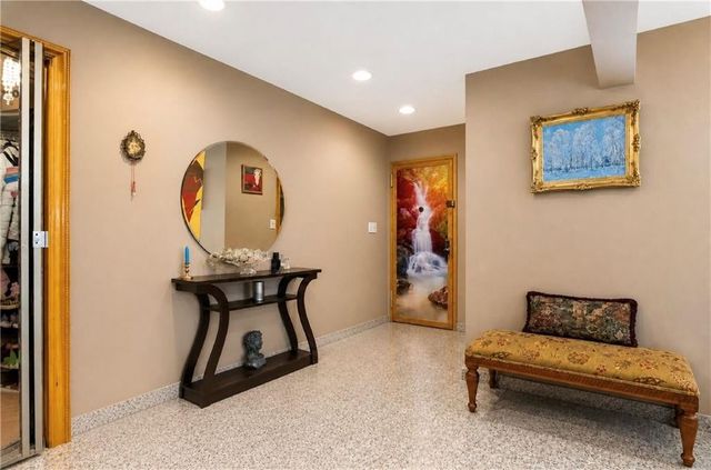 2800 Coyle St Apt 322, New York City, NY 11235