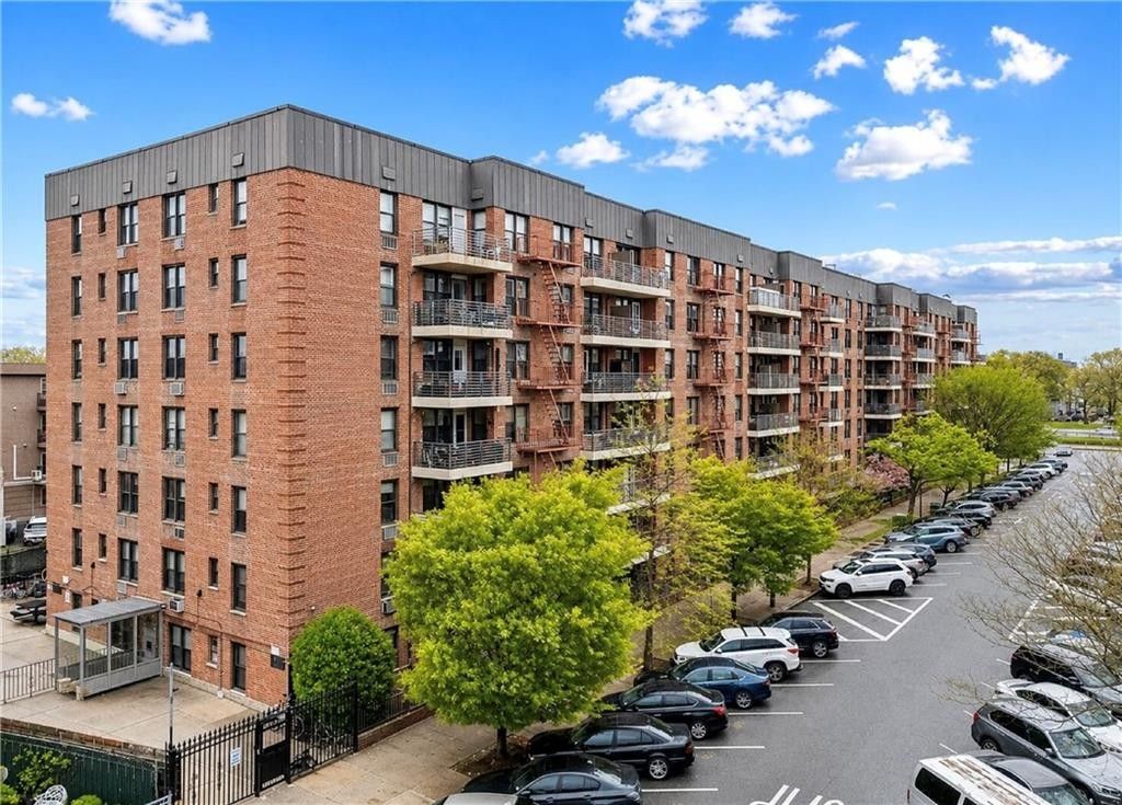 2800 Coyle St Apt 322, New York City, NY 11235