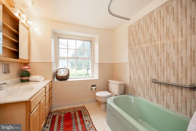 724 W NIELDS ST, West Chester, PA 19382