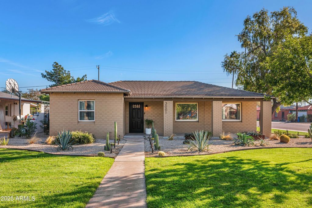 3001 N 17TH Drive, Phoenix, AZ 85015