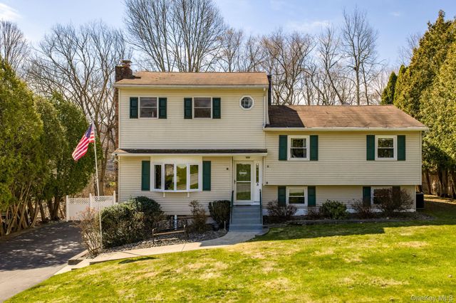3 Puritan Lane, Washingtonville, NY 10992