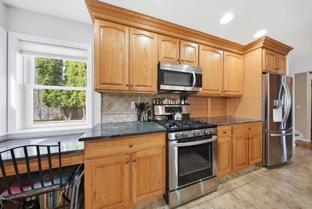 3 Puritan Lane, Washingtonville, NY 10992