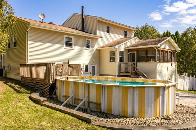 3 Puritan Lane, Washingtonville, NY 10992