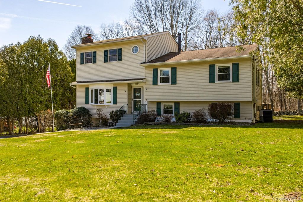 3 Puritan Lane, Washingtonville, NY 10992