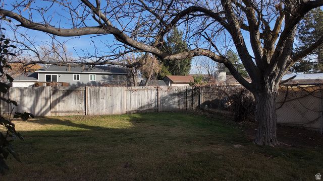 5987 S BLUE STONE CIR, Murray, UT 84123