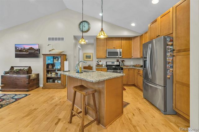 5291 Bella Drive, Highland, MI 48356