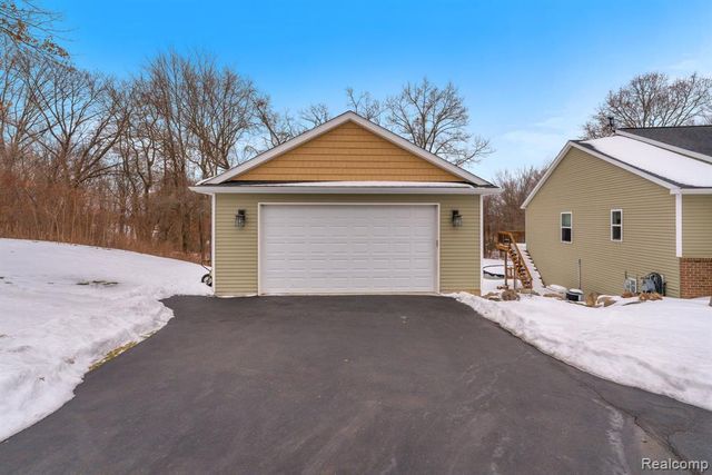 5291 Bella Drive, Highland, MI 48356