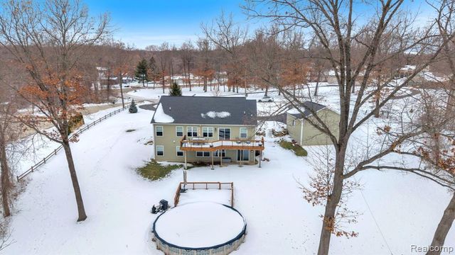 5291 Bella Drive, Highland, MI 48356