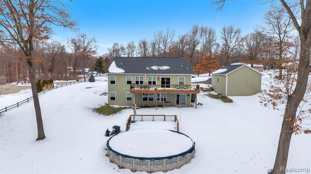 5291 Bella Drive, Highland, MI 48356