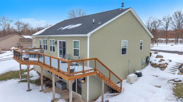 5291 Bella Drive, Highland, MI 48356