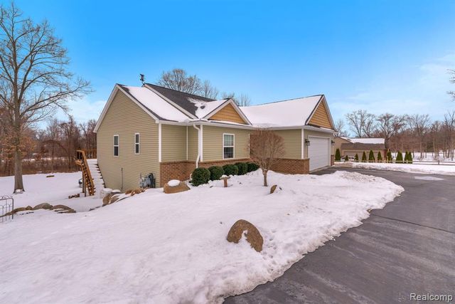 5291 Bella Drive, Highland, MI 48356