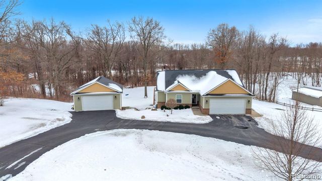 5291 Bella Drive, Highland, MI 48356