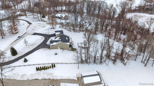 5291 Bella Drive, Highland, MI 48356