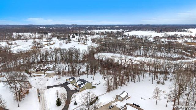 5291 Bella Drive, Highland, MI 48356