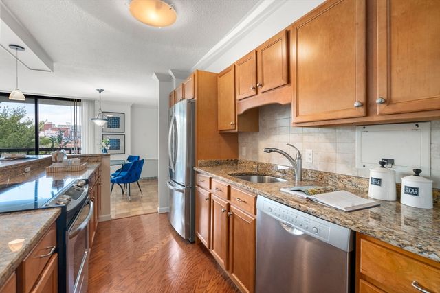 60 Longwood Ave 602, Brookline, MA 02446