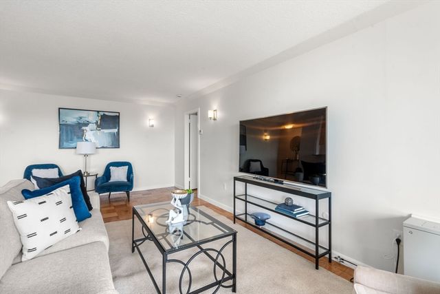 60 Longwood Ave 602, Brookline, MA 02446