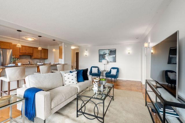 60 Longwood Ave 602, Brookline, MA 02446