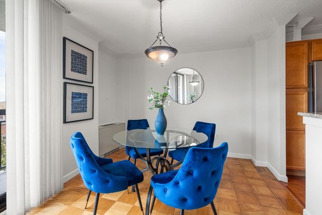 60 Longwood Ave 602, Brookline, MA 02446