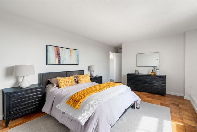 60 Longwood Ave 602, Brookline, MA 02446