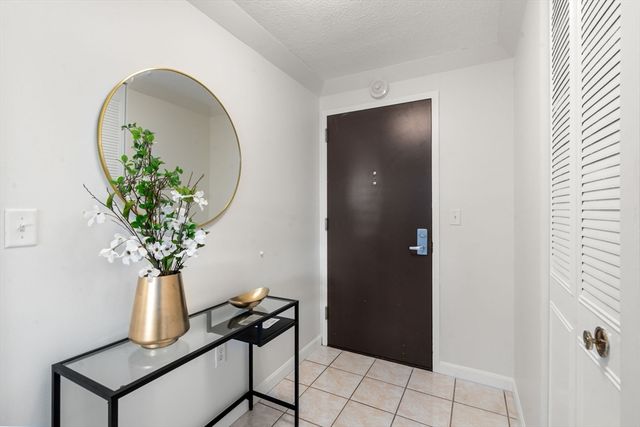 60 Longwood Ave 602, Brookline, MA 02446