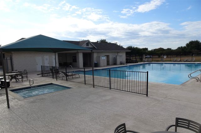 341 Bird Dog BND, Bastrop, TX 78602