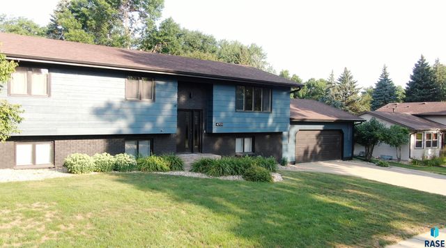 4705 S Woodwind Ln Lane, Sioux Falls, SD 57103