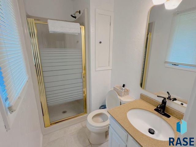 4705 S Woodwind Ln Lane, Sioux Falls, SD 57103
