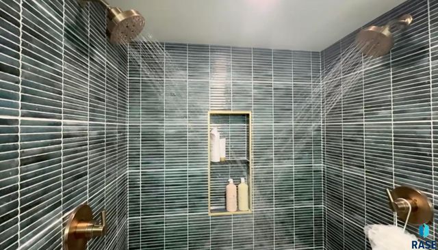 4705 S Woodwind Ln Lane, Sioux Falls, SD 57103