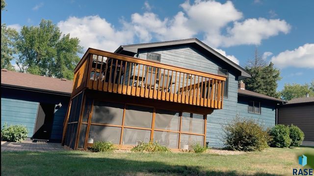 4705 S Woodwind Ln Lane, Sioux Falls, SD 57103