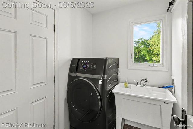 9731 Fountain Lane, Fowlerville, MI 48836